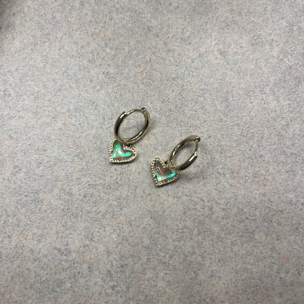 Kendra Scott Ari Heart Gold Huggie Earrings in Iridescent Drusy